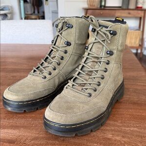 New Men's Dr. Martens Combs Tech Suede Lace-Up Boots- Army Green size 11